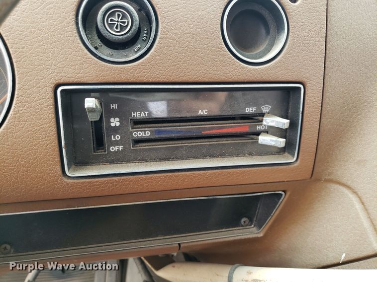 image for item LT9719 1990 Chevrolet G30  school bus