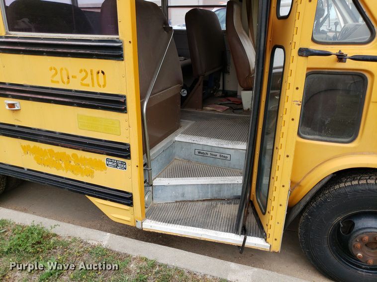 image for item LT9719 1990 Chevrolet G30  school bus