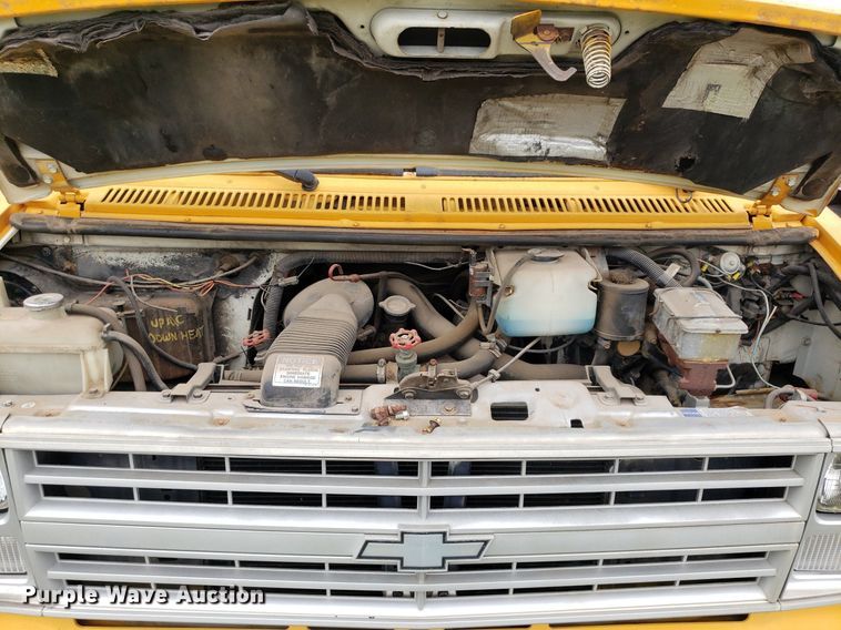 image for item LT9719 1990 Chevrolet G30  school bus