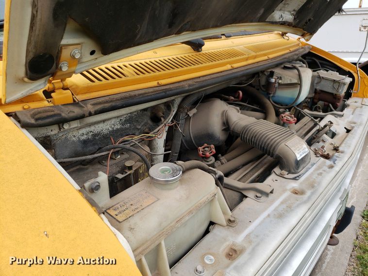 image for item LT9719 1990 Chevrolet G30  school bus