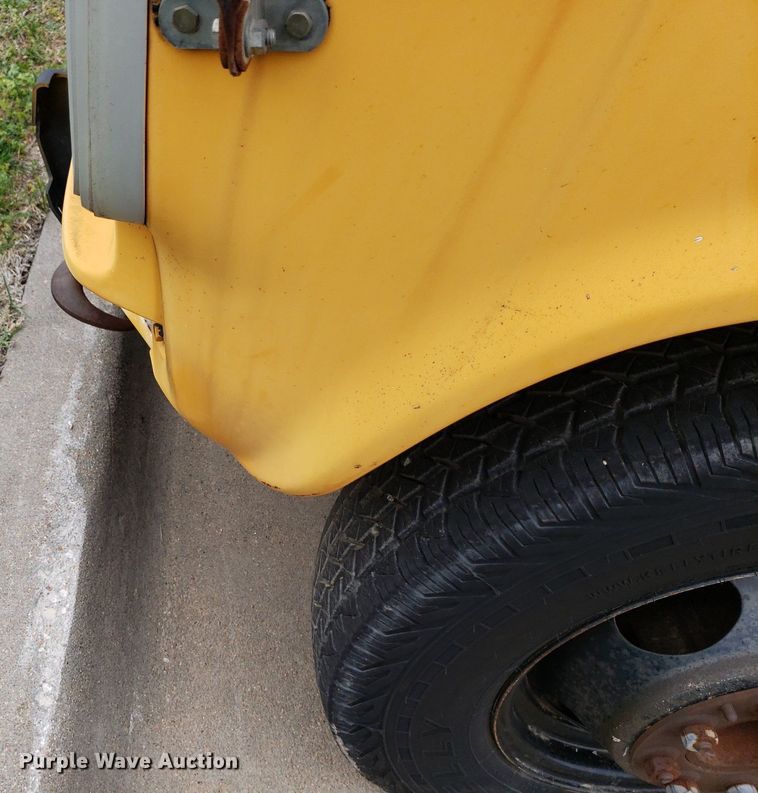 image for item LT9719 1990 Chevrolet G30  school bus