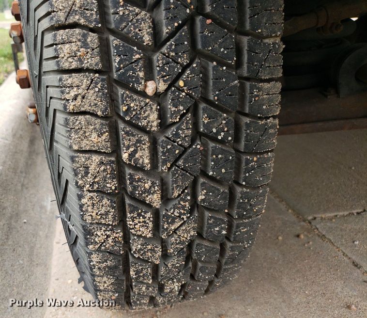 image for item LT9719 1990 Chevrolet G30  school bus