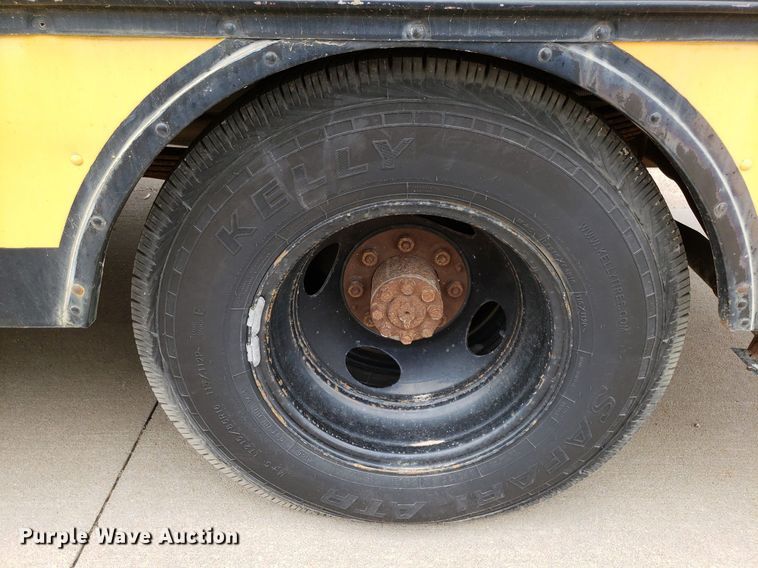 image for item LT9719 1990 Chevrolet G30  school bus