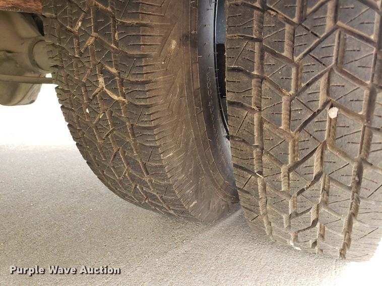 image for item LT9719 1990 Chevrolet G30  school bus