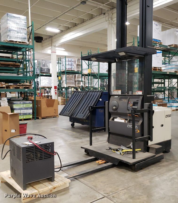 image for item LT9737 Crown SP  order picker