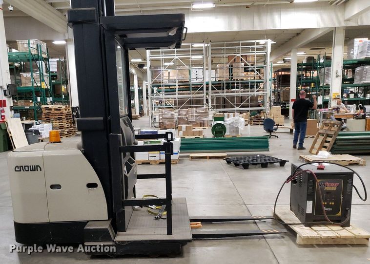 image for item LT9737 Crown SP  order picker