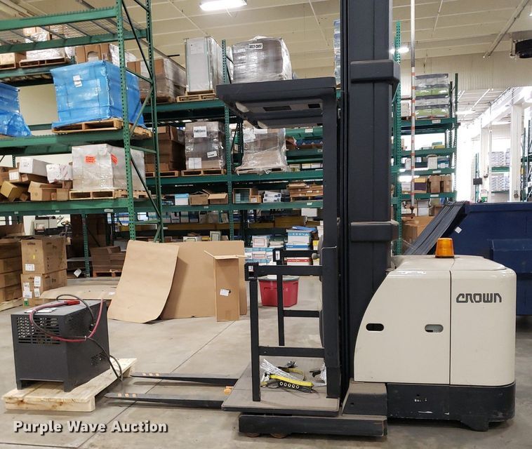 image for item LT9737 Crown SP  order picker