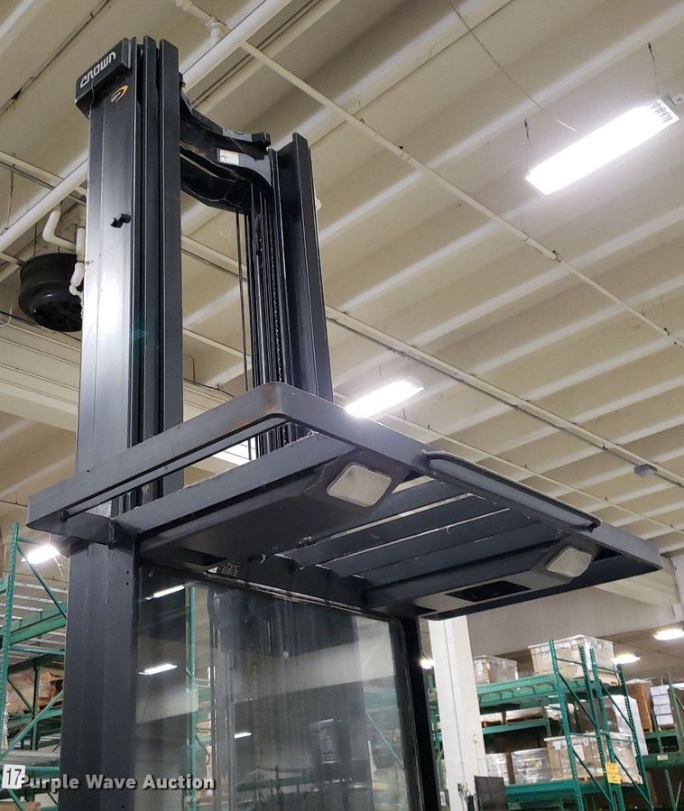 image for item LT9737 Crown SP  order picker