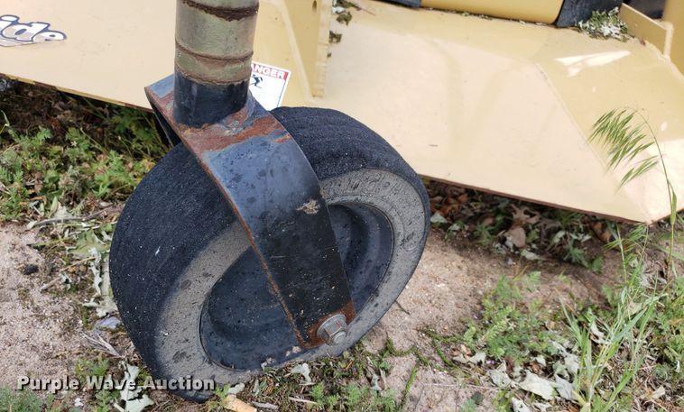 image for item LT9787 Land Pride FDR2572  finish mower