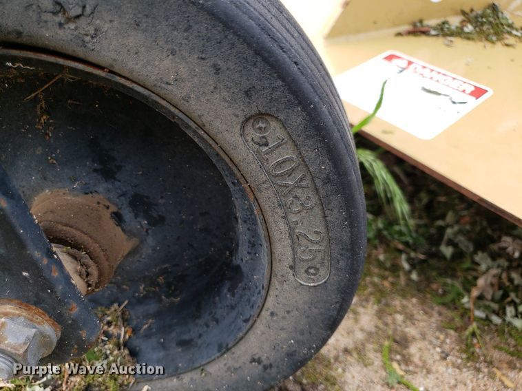 image for item LT9787 Land Pride FDR2572  finish mower