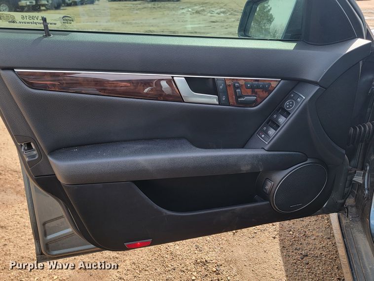 image for item LV9516 2012 Mercedes Benz C300