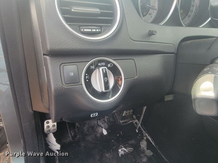 image for item LV9516 2012 Mercedes Benz C300