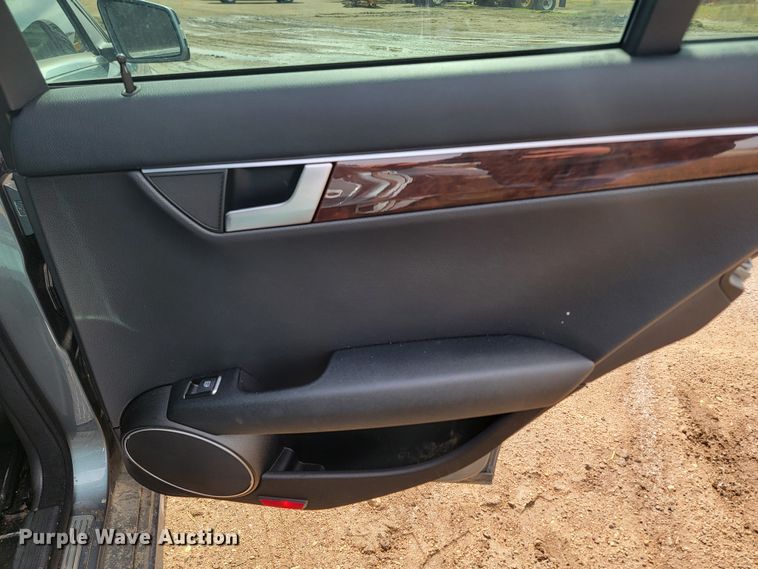 image for item LV9516 2012 Mercedes Benz C300