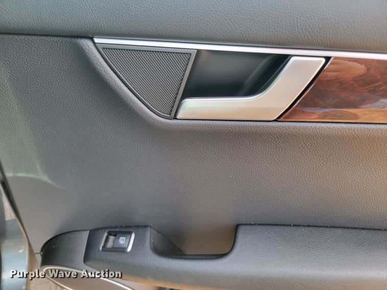 image for item LV9516 2012 Mercedes Benz C300