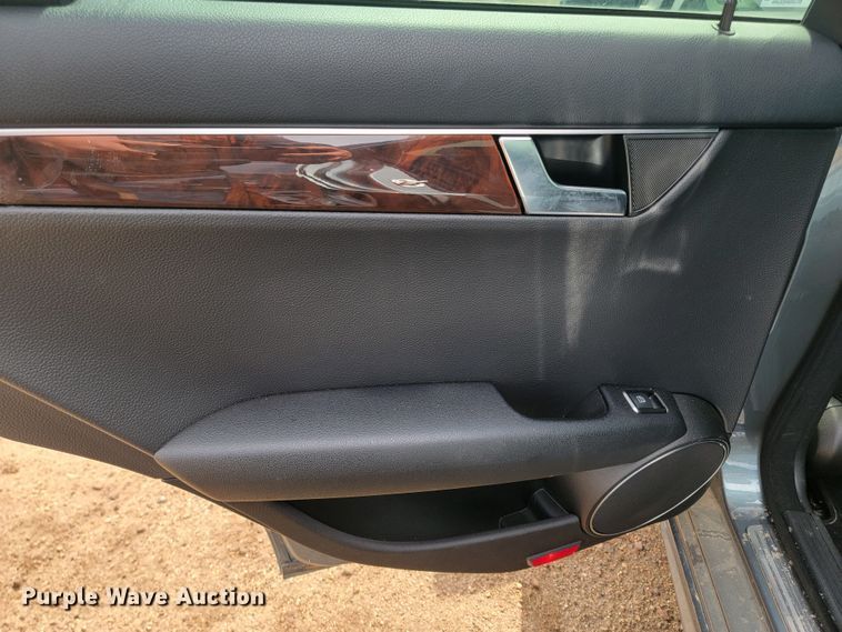 image for item LV9516 2012 Mercedes Benz C300