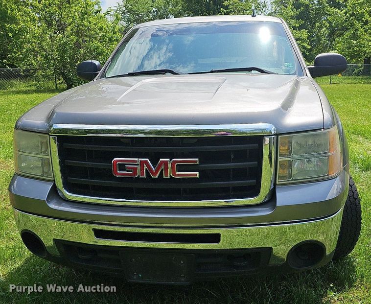image for item LW9601 2009 GMC Sierra 1500  Crew Cab pickup truck