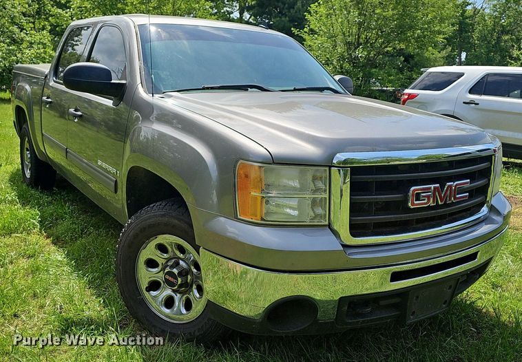 image for item LW9601 2009 GMC Sierra 1500  Crew Cab pickup truck