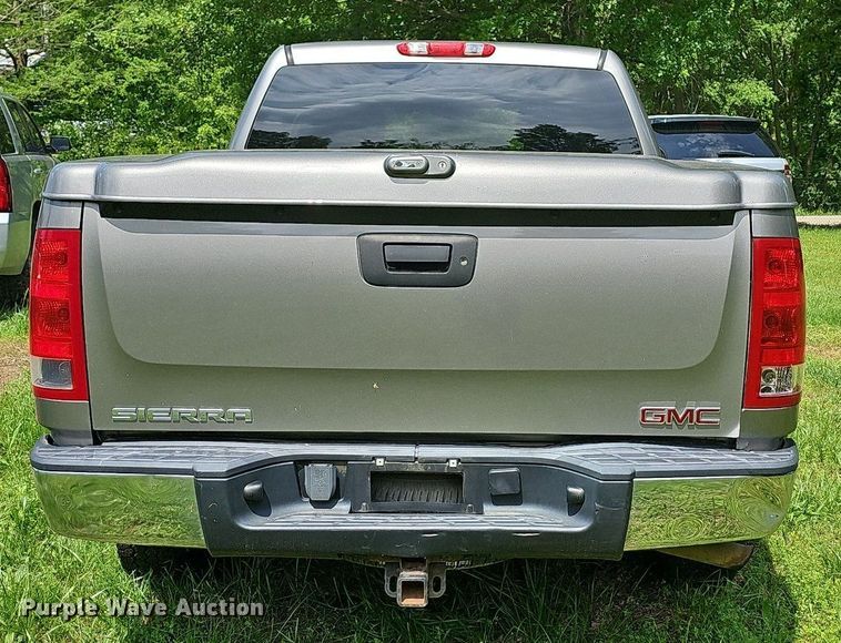 image for item LW9601 2009 GMC Sierra 1500  Crew Cab pickup truck