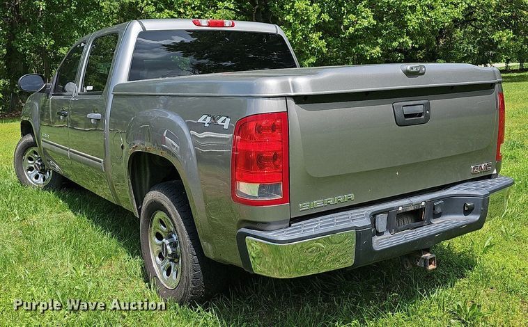 image for item LW9601 2009 GMC Sierra 1500  Crew Cab pickup truck