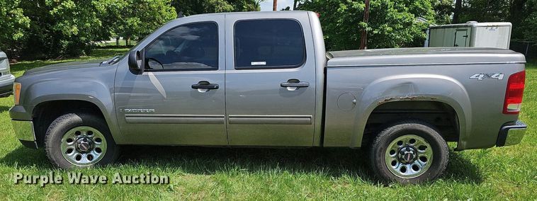 image for item LW9601 2009 GMC Sierra 1500  Crew Cab pickup truck