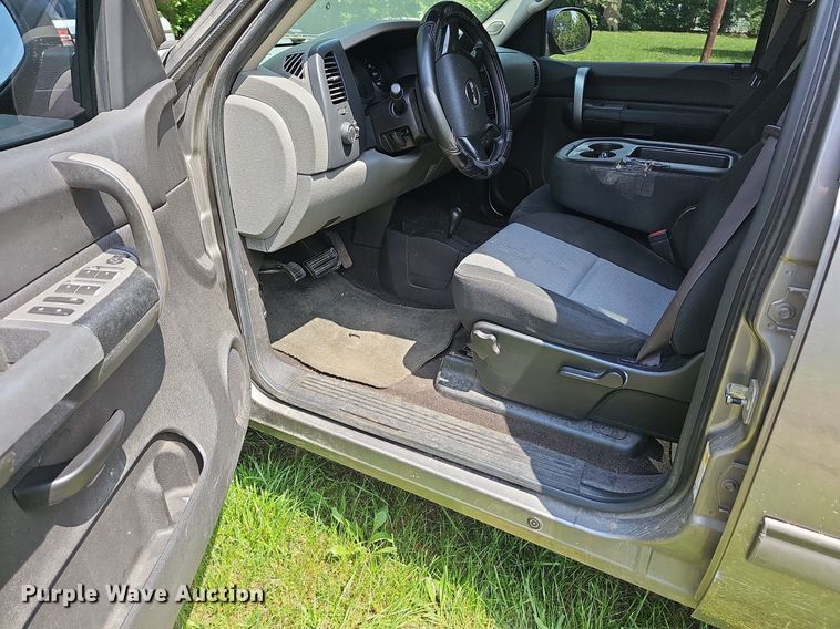 image for item LW9601 2009 GMC Sierra 1500  Crew Cab pickup truck