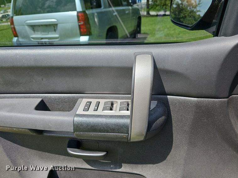 image for item LW9601 2009 GMC Sierra 1500  Crew Cab pickup truck