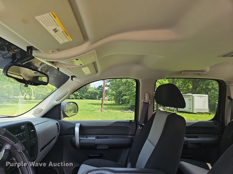 image for item LW9601 2009 GMC Sierra 1500  Crew Cab pickup truck