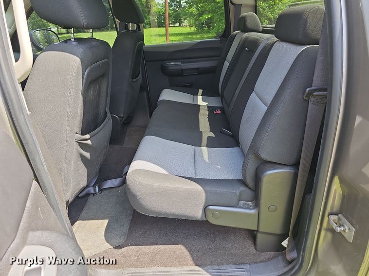 image for item LW9601 2009 GMC Sierra 1500  Crew Cab pickup truck