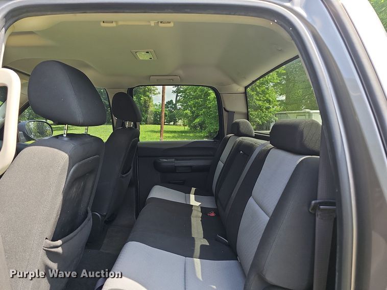 image for item LW9601 2009 GMC Sierra 1500  Crew Cab pickup truck