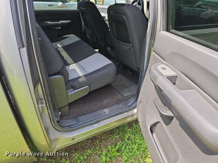 image for item LW9601 2009 GMC Sierra 1500  Crew Cab pickup truck