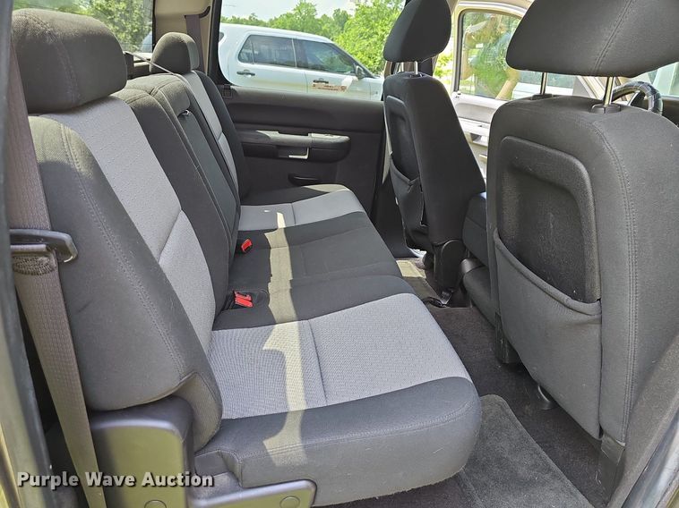 image for item LW9601 2009 GMC Sierra 1500  Crew Cab pickup truck