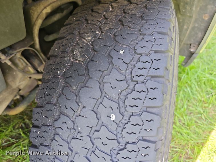 image for item LW9601 2009 GMC Sierra 1500  Crew Cab pickup truck