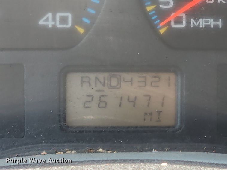 image for item LX9542 2006 International 7400  flatbed truck