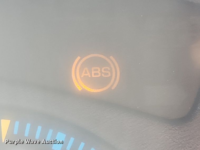 image for item LX9542 2006 International 7400  flatbed truck