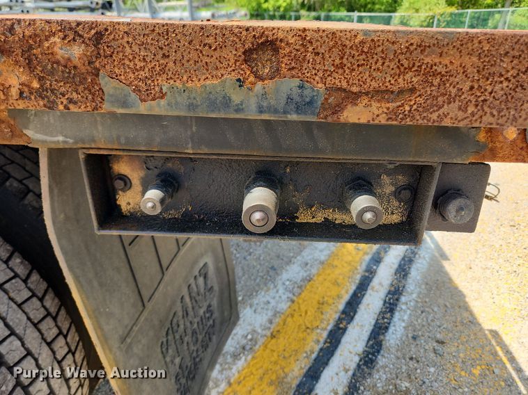 image for item LX9542 2006 International 7400  flatbed truck