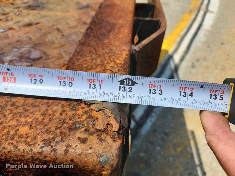 image for item LX9542 2006 International 7400  flatbed truck