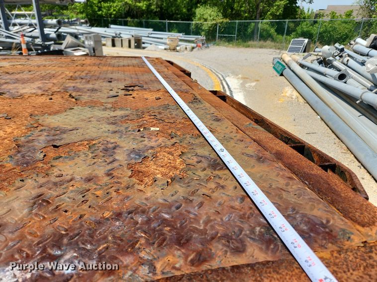 image for item LX9542 2006 International 7400  flatbed truck