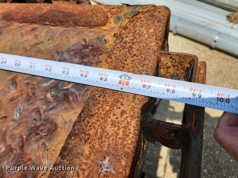 image for item LX9542 2006 International 7400  flatbed truck