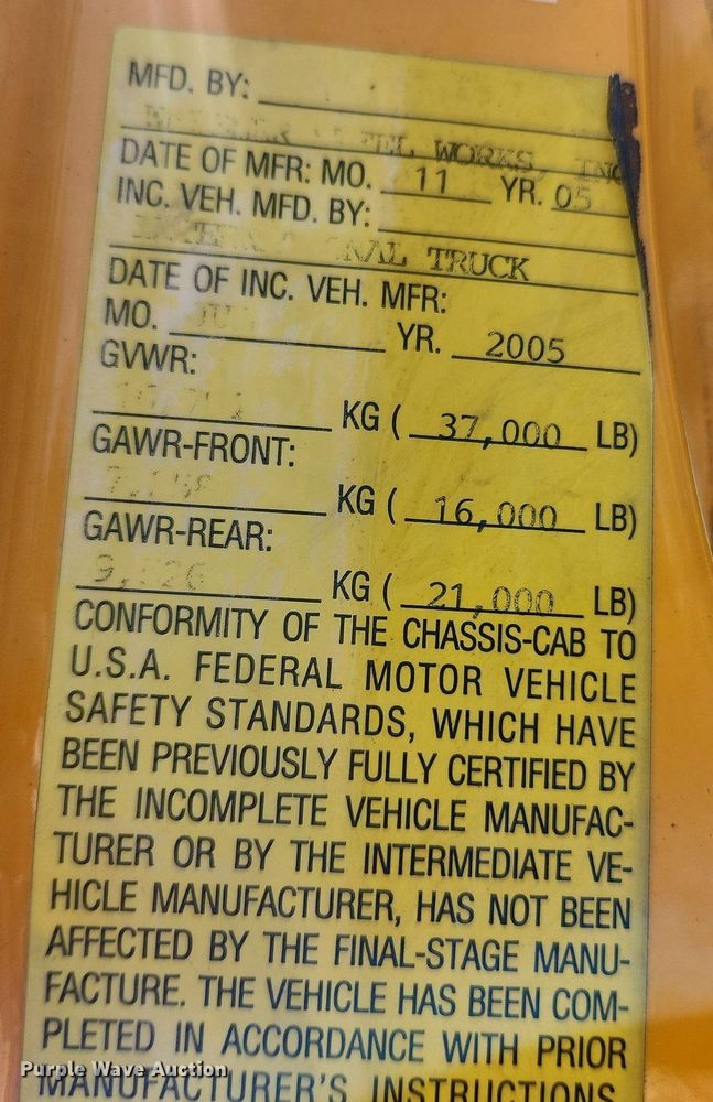 image for item LX9542 2006 International 7400  flatbed truck