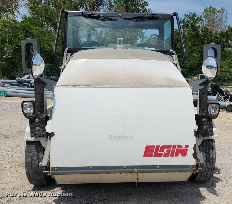 image for item LX9547 2014 Elgin Pelican  sweeper