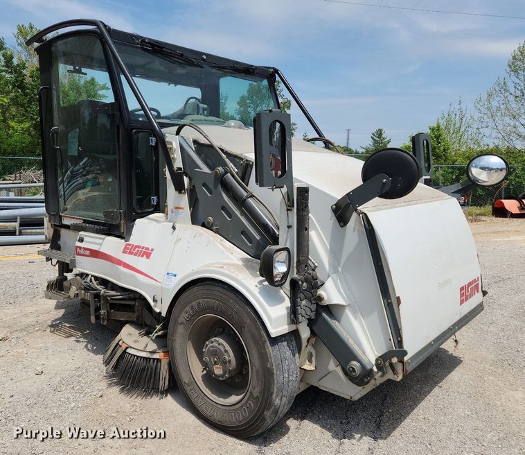 image for item LX9547 2014 Elgin Pelican  sweeper