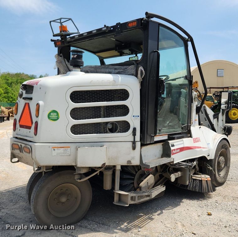 image for item LX9547 2014 Elgin Pelican  sweeper