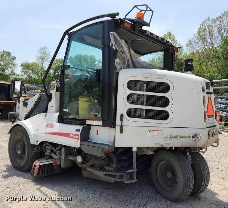 image for item LX9547 2014 Elgin Pelican  sweeper