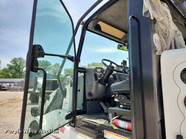 image for item LX9547 2014 Elgin Pelican  sweeper