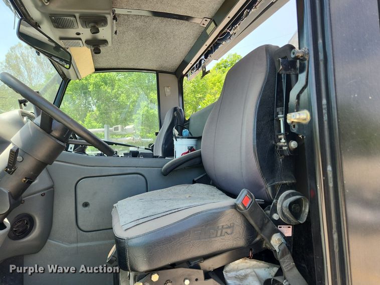 image for item LX9547 2014 Elgin Pelican  sweeper