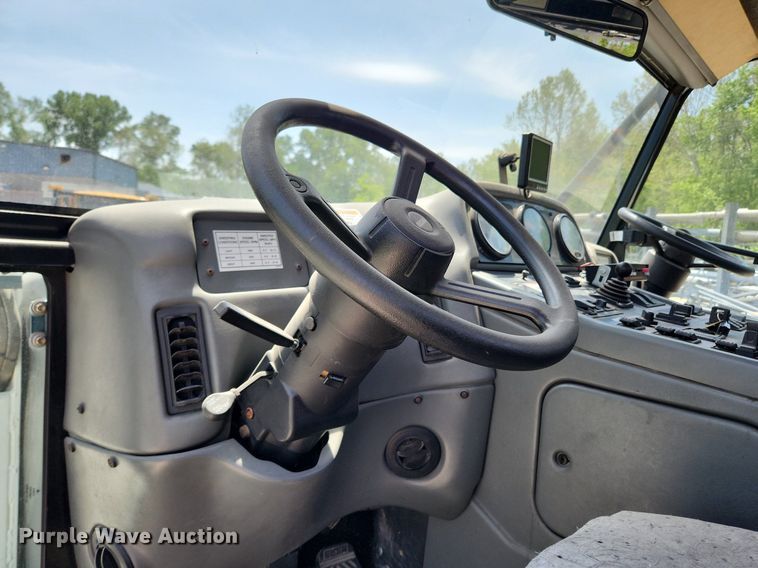 image for item LX9547 2014 Elgin Pelican  sweeper