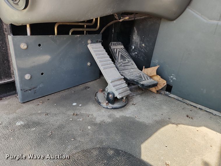 image for item LX9547 2014 Elgin Pelican  sweeper