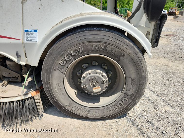 image for item LX9547 2014 Elgin Pelican  sweeper