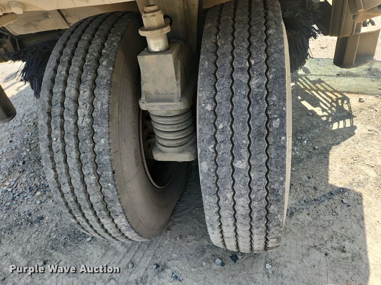 image for item LX9547 2014 Elgin Pelican  sweeper