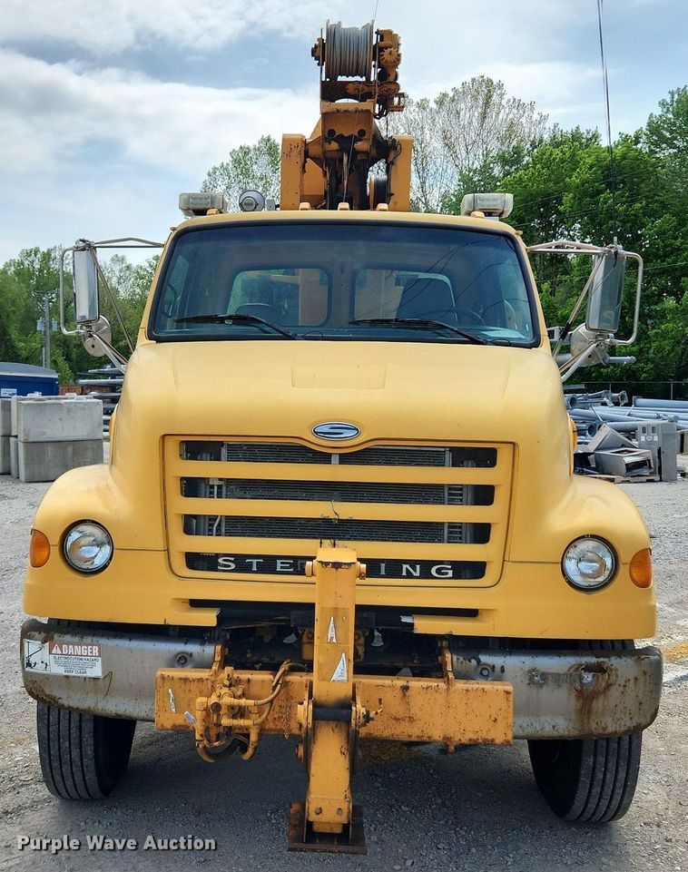 image for item LX9548 2007 Sterling L7500  bucket truck